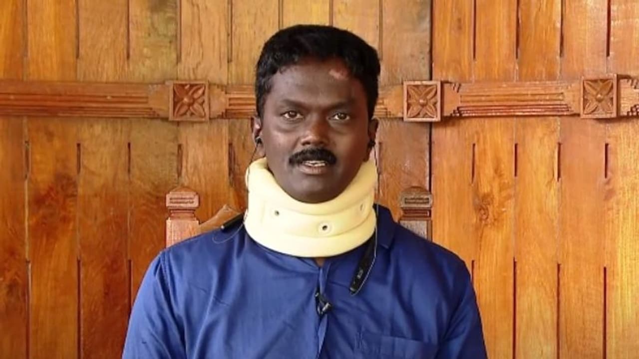 'നട്ടെല്ലിനേറ്റ പരിക്കും, പെട്ടെന്നുണ്ടായ വേദനയും': പാമ്പിന്റെ കടിയേൽക്കാനുള്ള കാരണം വ്യക്തമാക്കി വാവ സുരേഷ്