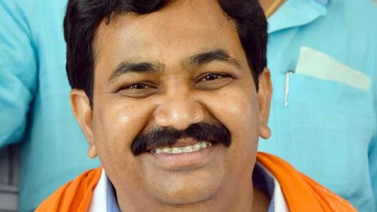 ಮದ್ವೆ ಆಗ್ತೀನಿ ಅಂತ ಮಗು ಕೊಟ್ಟು ಕೈ ಕೊಟ್ಟಿದ್ದಾರೆ, ಮಹಿಳೆ ಆರೋಪಕ್ಕೆ ಗಳಗಳನೇ ಅತ್ತ ಬಿಜೆಪಿ ಶಾಸಕ ಮದ್ವೆ ಆಗ್ತೀನಿ ಅಂತ ಮಗು ಕೊಟ್ಟು ಕೈ ಕೊಟ್ಟಿದ್ದಾರೆ, ಮಹಿಳೆ ಆರೋಪಕ್ಕೆ ಗಳಗಳನೇ ಅತ್ತ ಬಿಜೆಪಿ ಶಾಸಕ