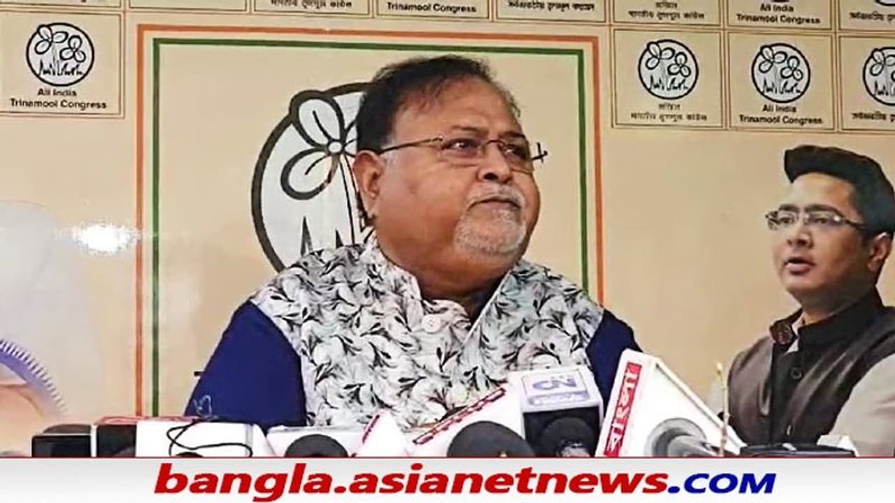 এসএসসি নিয়োগ দুর্নীতি মামলায় গ্রেফতার পার্থ চট্টোপাধ্য়ায়, ধাক্কা খেল তৃণমূল কংগ্রেস এসএসসি নিয়োগ দুর্নীতি মামলায় গ্রেফতার পার্থ চট্টোপাধ্য়ায়, ধাক্কা খেল তৃণমূল কংগ্রেস