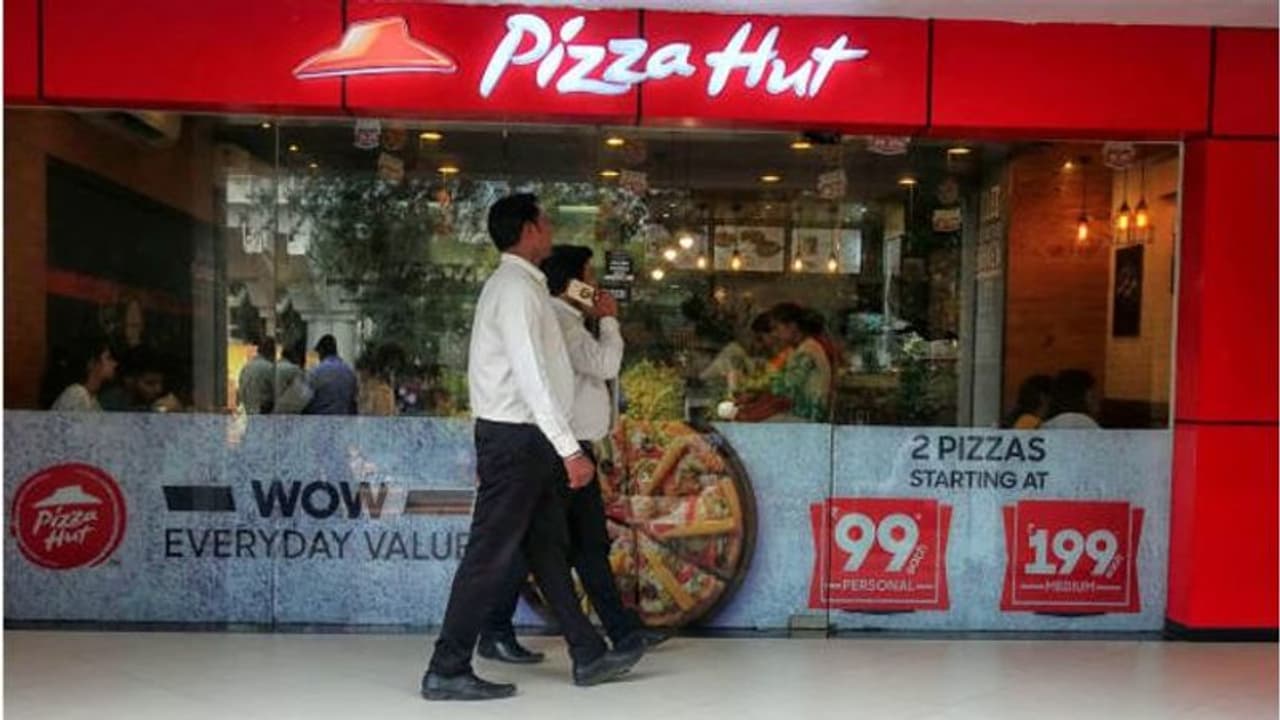 কেএফসি র পর কাশ্মীর নিয়ে পোস্ট পিৎজা হাটের পাকিস্তানি শাখার, দেশে বয়কটের ডাক কেএফসি র পর কাশ্মীর নিয়ে পোস্ট পিৎজা হাটের পাকিস্তানি শাখার, দেশে বয়কটের ডাক