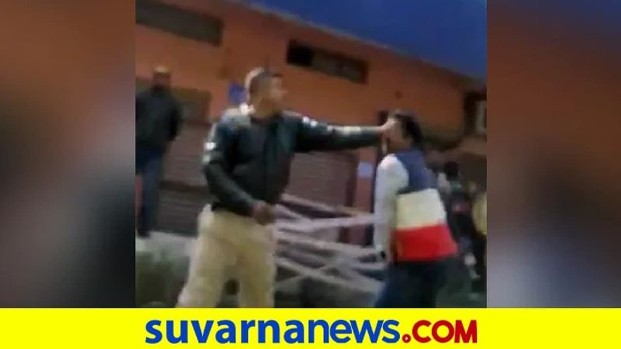 ಹೆಲ್ಮೆಟ್ ಯಾಕೆ ಹಾಕಿಲ್ಲ? ಪ್ರಶ್ನಿಸಿದ ಪತ್ರಕರ್ಥನಿಗೆ ಹಿಗ್ಗಾಮುಗ್ಗಾ ಥಳಿಸಿದ ಪೊಲೀಸರು!