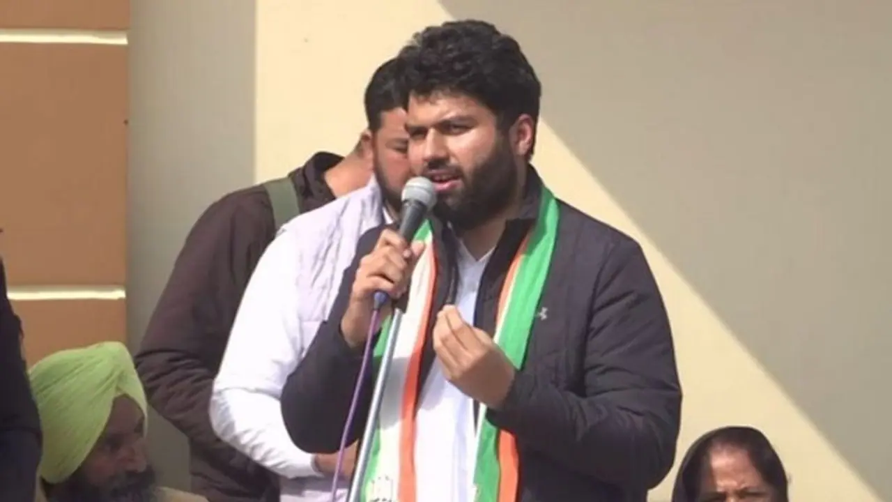 पंजाब चुनाव: अमरगढ़ सीट से रिपोर्ट, यहां सिद्धू के भतीजे सुमित सिंह कांग्रेस उम्मीदवार, जानें क्या बोले लोग? पंजाब चुनाव: अमरगढ़ सीट से रिपोर्ट, यहां सिद्धू के भतीजे सुमित सिंह कांग्रेस उम्मीदवार, जानें क्या बोले लोग?