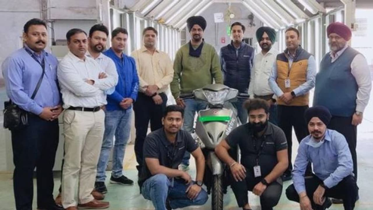 Hero Electric Mahindra : ஹீரோ எலெக்ட்ரிக் மஹிந்திரா மாஸ் அறிவிப்பு : முதல் எலெக்ட்ரிக் வாகனம் வெளியீடு Hero Electric Mahindra : ஹீரோ எலெக்ட்ரிக் மஹிந்திரா மாஸ் அறிவிப்பு : முதல் எலெக்ட்ரிக் வாகனம் வெளியீடு