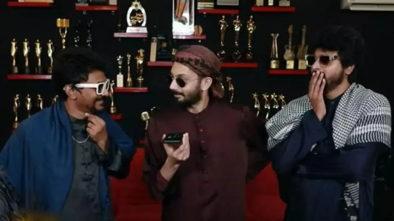 Beast Song :அப்படியேவா காப்பி அடிக்குறது? வசமாக சிக்கிய பீஸ்ட் பாடல்... அனிருத்தை வச்சு செய்யும் நெட்டிசன்கள் Beast Song :அப்படியேவா காப்பி அடிக்குறது? வசமாக சிக்கிய பீஸ்ட் பாடல்... அனிருத்தை வச்சு செய்யும் நெட்டிசன்கள்