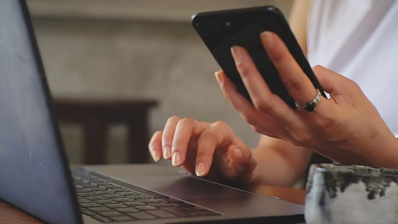 হিংসায় বিধ্বস্ত হাওড়ায় বন্ধ করে দেওয়া হল ইন্টারনেট, বিজ্ঞপ্তি জারি রাজ্য প্রশাসনের হিংসায় বিধ্বস্ত হাওড়ায় বন্ধ করে দেওয়া হল ইন্টারনেট, বিজ্ঞপ্তি জারি রাজ্য প্রশাসনের