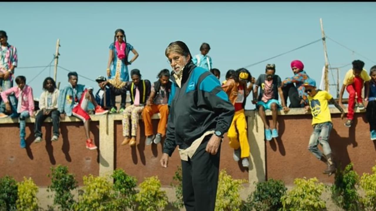 Jhund teaser : വിജയ് ബര്സെ ആയി അമിതാഭ് ബച്ചന്; 'ഝുണ്ഡ്' ടീസര് Jhund teaser : വിജയ് ബര്സെ ആയി അമിതാഭ് ബച്ചന്; 'ഝുണ്ഡ്' ടീസര്