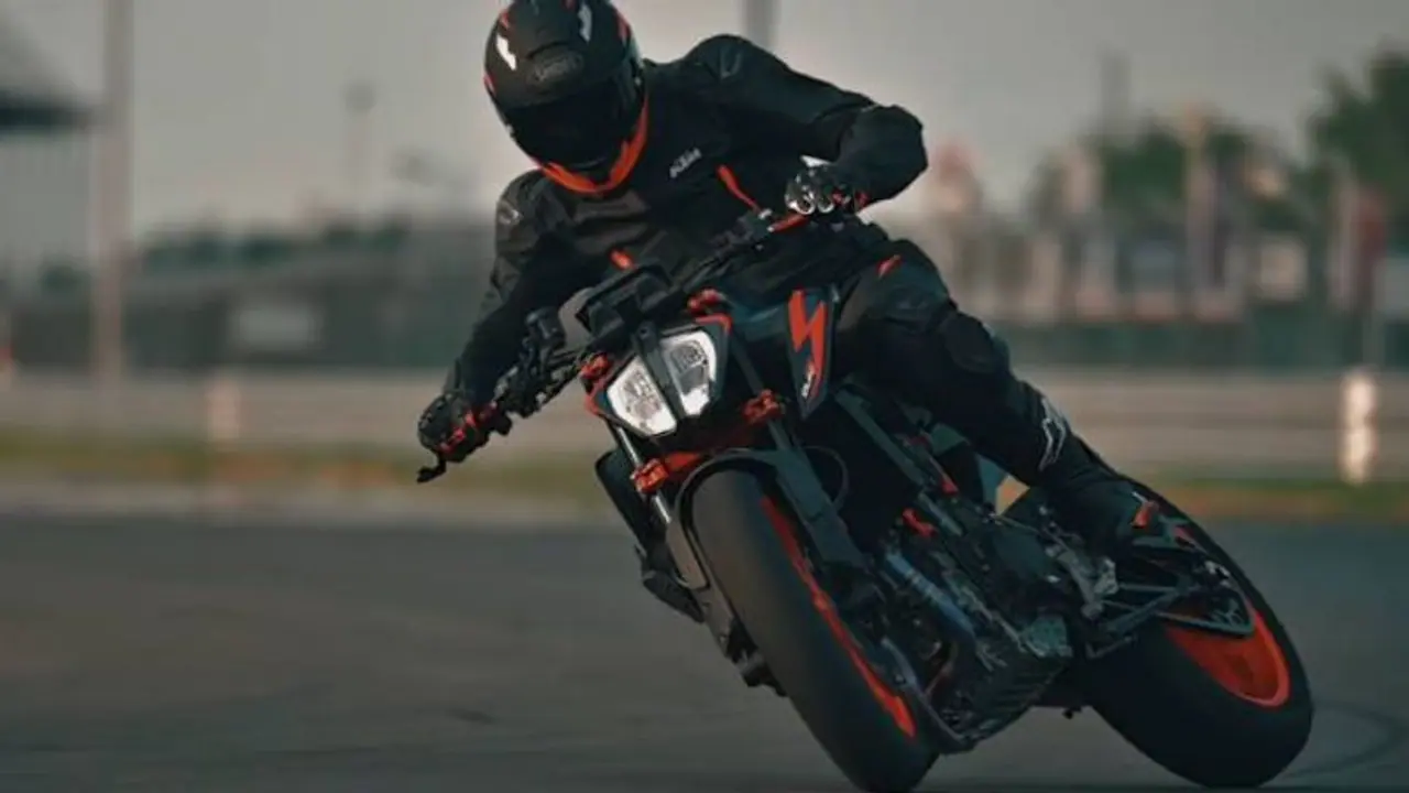 KTM 890 Duke R : 2022 കെടിഎം 890 ഡ്യൂക്ക് ആർ പുറത്തിറക്കി