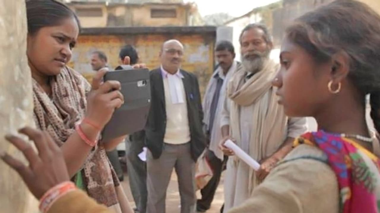 Oscar Awards Nominations:दलित महिलाओं के संघर्ष को दिखाती है ऑस्कर में नॉमिनेशन पाने वाली भारतीय डॉक्यूमेंट्री Oscar Awards Nominations:दलित महिलाओं के संघर्ष को दिखाती है ऑस्कर में नॉमिनेशन पाने वाली भारतीय डॉक्यूमेंट्री