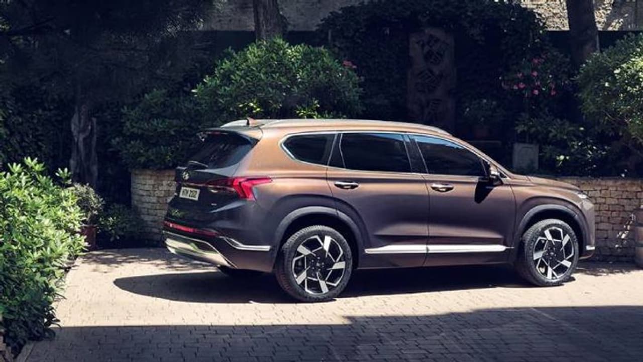 Hyundai and Kia recall : காரை திறந்த வெளியில் நிறுத்திட்டு ஓடிடுங்க ஷாக் கொடுத்த ஹூண்டாய், கியா!