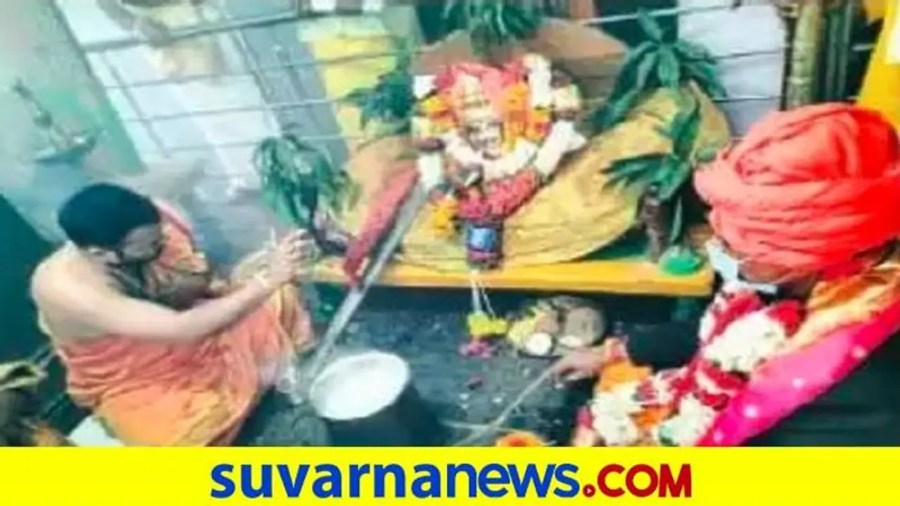 Hoovina Hadagali: ಮೈಲಾರಲಿಂಗೇಶ್ವರ ಜಾತ್ರೆ: ಕುಬೇರನ ದಿಕ್ಕಿನತ್ತ ಹರಿದ ಹಾಲು