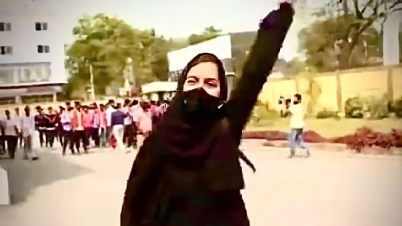 Hijab Row: ಜೈಶ್ರೀರಾಂ, ಅಲ್ಲಾಹು ಅಕ್ಬರ್ ಫೇಕ್ ವಿಡಿಯೊ ವೈರಲ್! Hijab Row: ಜೈಶ್ರೀರಾಂ, ಅಲ್ಲಾಹು ಅಕ್ಬರ್ ಫೇಕ್ ವಿಡಿಯೊ ವೈರಲ್!