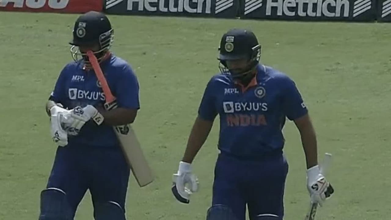 India vs West Indies: கடைசி நேர ட்விஸ்ட்.. வெஸ்ட் இண்டீஸுக்கு செம சர்ப்ரைஸ் கொடுத்த ரோஹித்..! India vs West Indies: கடைசி நேர ட்விஸ்ட்.. வெஸ்ட் இண்டீஸுக்கு செம சர்ப்ரைஸ் கொடுத்த ரோஹித்..!