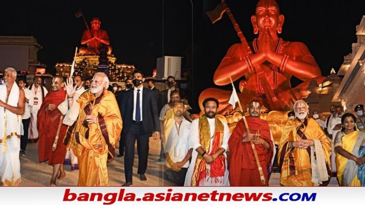 নতুন ভারত কি 'চিন নির্ভর' 'মেড ইন চায়না' মূর্তি উন্মোচন মোদীর, তীব্র খোঁচা রাহুলের