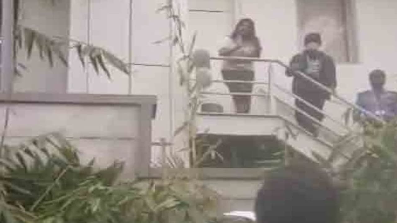 మాజీ మంత్రి డీకే అరుణ కూతురు శ్రుతిపై ఎస్సీ, ఎస్టీ అట్రాసిటీ కేసు.. కారణమిదే.. మాజీ మంత్రి డీకే అరుణ కూతురు శ్రుతిపై ఎస్సీ, ఎస్టీ అట్రాసిటీ కేసు.. కారణమిదే..