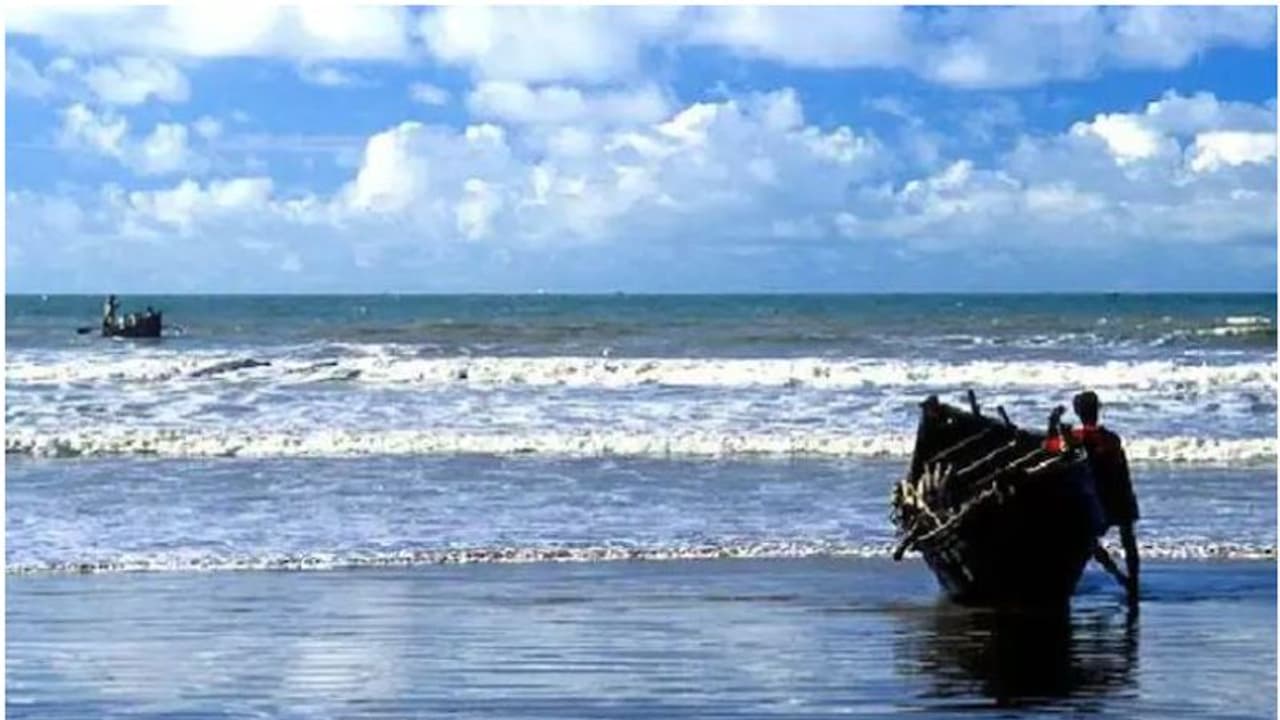 മലയിൽ കുടുങ്ങിയവരെ മാത്രമല്ല, കടലിൽ കുടുങ്ങിയവരേയും സുരക്ഷിതരാക്കാൻ കഴിയണം, കുറിപ്പ്