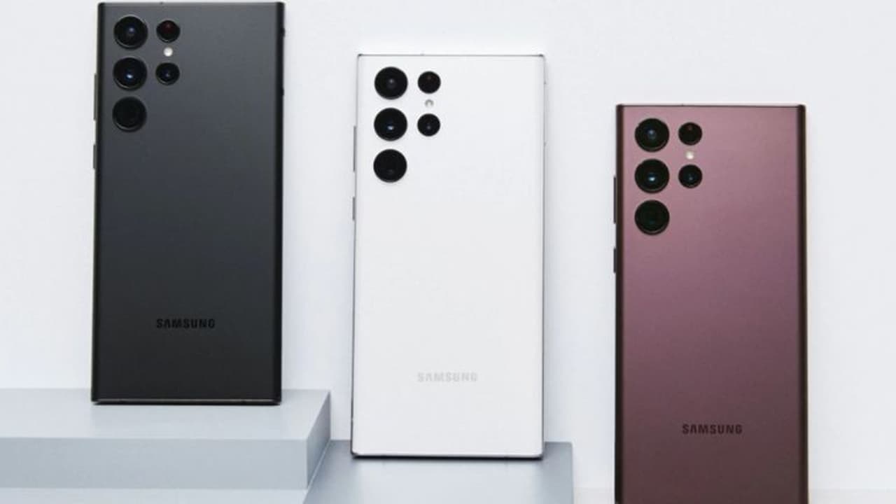 Samsung Galaxy S22 Ultra : ഗ്യാലക്സി എസ്22 സീരിസ് ഫോണുകള്‍ പുറത്തിറക്കി സാംസങ്ങ്; അത്ഭുതപ്പെടുത്തുന്ന വില