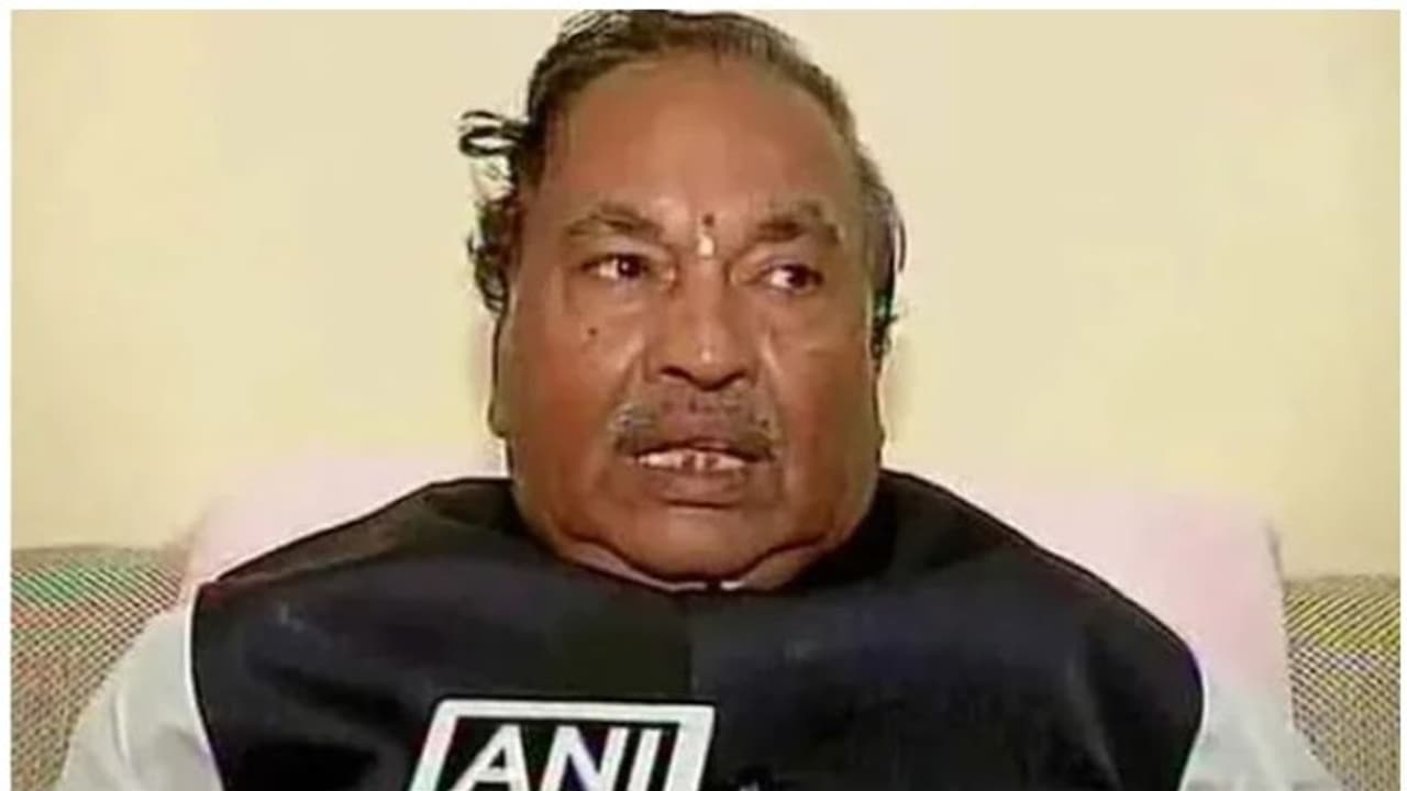 FIR registered against Eshwarappa, his aides in Santosh suicide case; offers to resign, summoned by CM