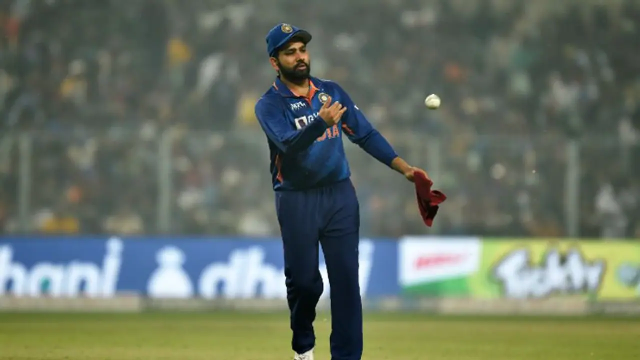 டி20 கிரிக்கெட்டில் ஒரு கேப்டனாக ரோஹித் சர்மா படைத்த அபார சாதனை.! மோர்கன், வில்லியம்சனை தூக்கியடித்து முதலிடம் டி20 கிரிக்கெட்டில் ஒரு கேப்டனாக ரோஹித் சர்மா படைத்த அபார சாதனை.! மோர்கன், வில்லியம்சனை தூக்கியடித்து முதலிடம்