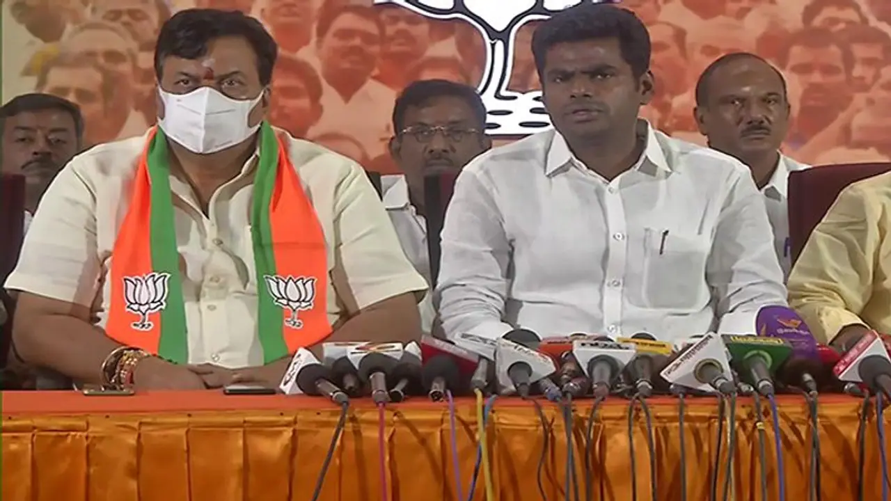 तमिलनाडु में भाजपा दफ्तर पर आधी रात पेट्रोल बम से हमला, पार्टी ने NIA जांच की मांग की, पुलिस पर भरोसा नहीं तमिलनाडु में भाजपा दफ्तर पर आधी रात पेट्रोल बम से हमला, पार्टी ने NIA जांच की मांग की, पुलिस पर भरोसा नहीं