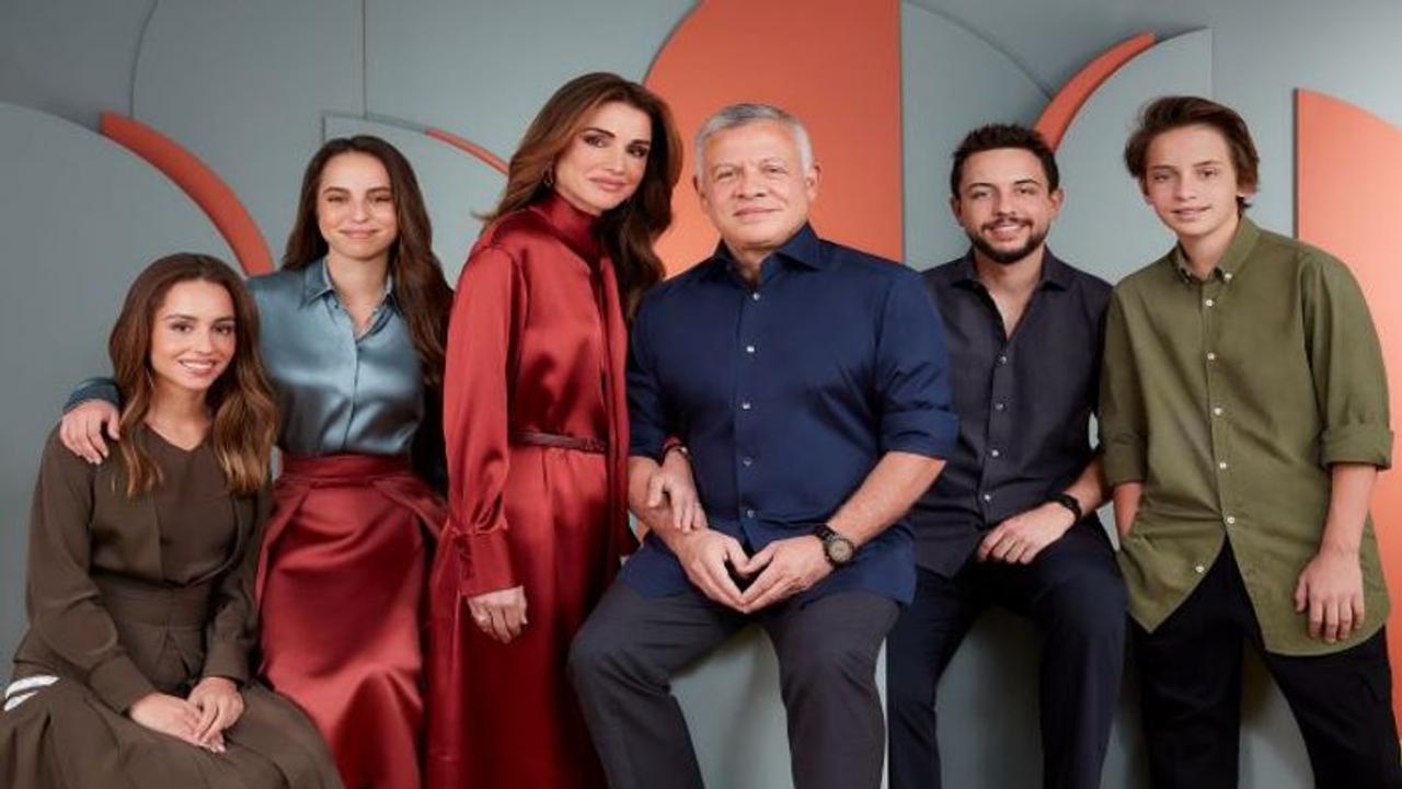 छात्राएं धर्म के नाम पर क्लास में भी पहनना चाहती हैं hijab, जानें कैसी है पैगंबर मुहम्मद के वंशज की लाइफस्टाइल छात्राएं धर्म के नाम पर क्लास में भी पहनना चाहती हैं hijab, जानें कैसी है पैगंबर मुहम्मद के वंशज की लाइफस्टाइल