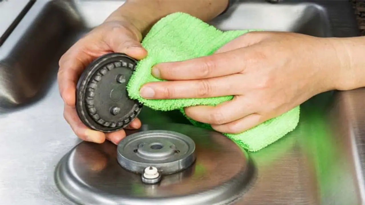 இல்லத்தரசிகளுக்கு பயனுள்ள 5 வீட்டு உபயோக குறிப்புகள்..! அவசியம் தெரிஞ்சுக்கோங்கோ..