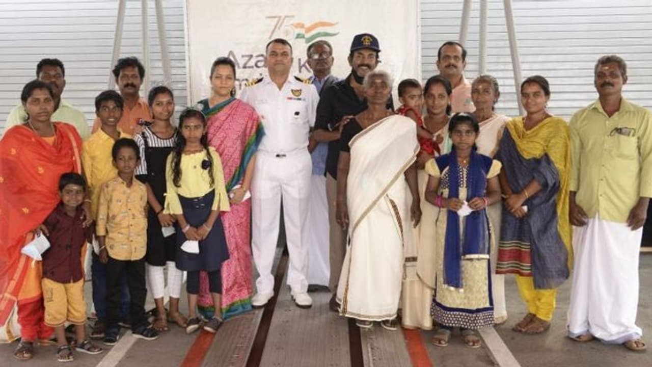 బామ్మ, పిల్లల దేశభక్తిని గౌరవించిన ఇండియన్ నేవీ.. వారికి ఇళ్లు నిర్మించేందుకు ముందుకొచ్చిన మేజర్ రవి.. బామ్మ, పిల్లల దేశభక్తిని గౌరవించిన ఇండియన్ నేవీ.. వారికి ఇళ్లు నిర్మించేందుకు ముందుకొచ్చిన మేజర్ రవి..