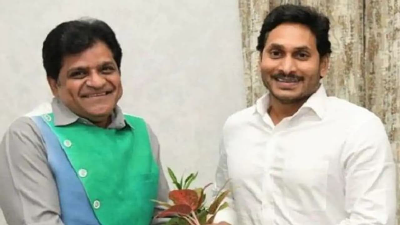 ఆలీకి గుడ్ న్యూస్ చెప్పిన సీఎం జగన్.. రాజ్యసభ సీటు దక్కినట్టేనా..? ఆలీకి గుడ్ న్యూస్ చెప్పిన సీఎం జగన్.. రాజ్యసభ సీటు దక్కినట్టేనా..?