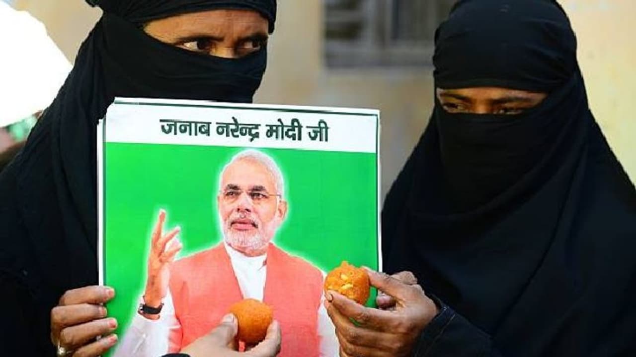 হিজাব ইস্যুতে মুখ খুললেন মোদী, মুসলিম মহিলাদের বিশেষ বার্তা প্রধানমন্ত্রীর হিজাব ইস্যুতে মুখ খুললেন মোদী, মুসলিম মহিলাদের বিশেষ বার্তা প্রধানমন্ত্রীর