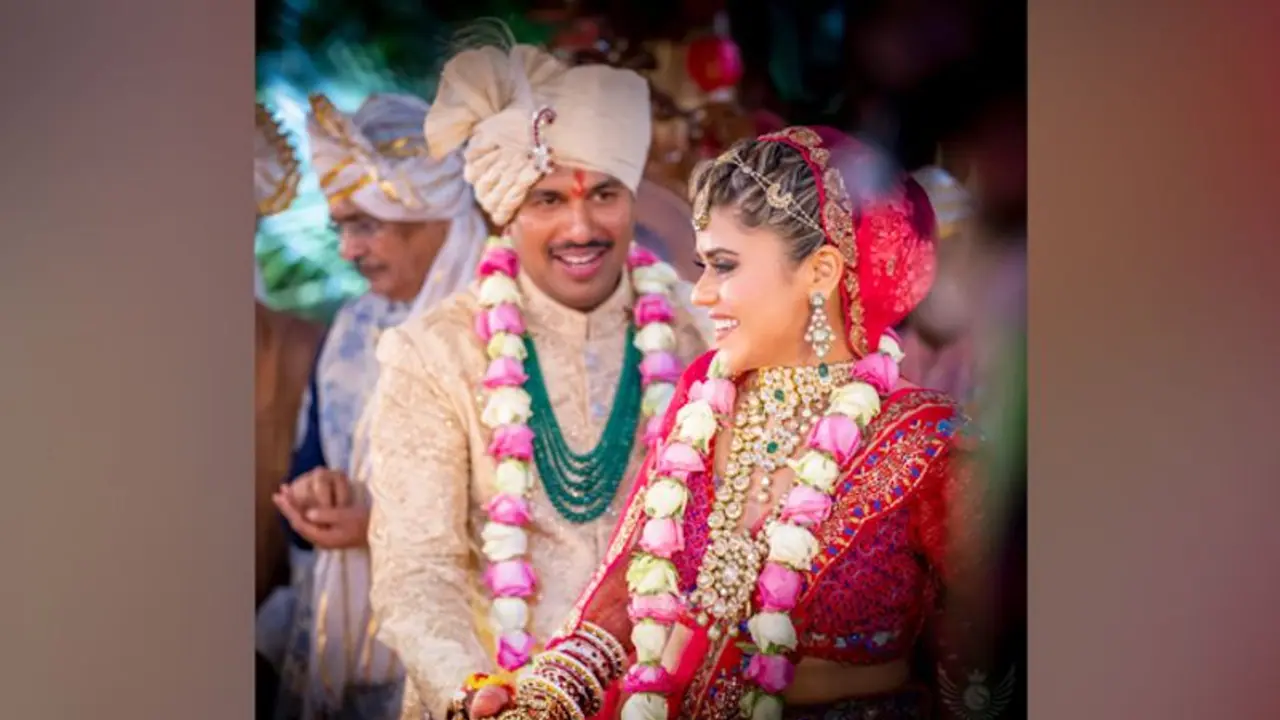 Manikchand Groups founder Daughter, Janhavi R Dhariwal ties knot with Film Producer Punit Balan