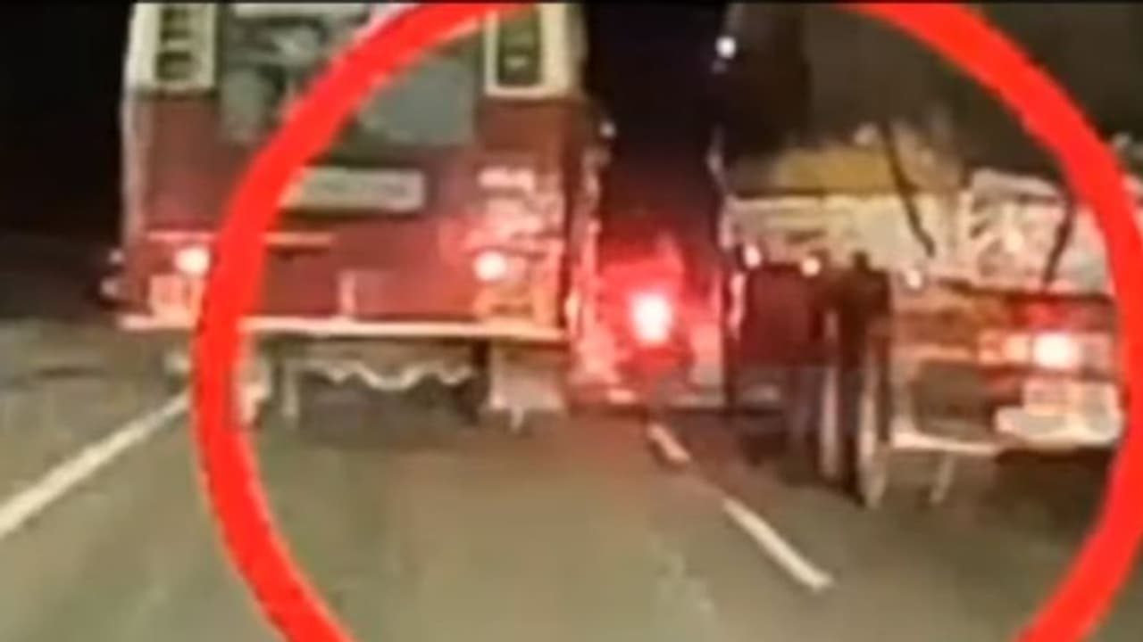 KSRTC : കെഎസ്ആ‍ർടിസി ഇടിച്ച് യുവാക്കൾ മരിച്ച സംഭവം: അന്വേഷണത്തിന് പ്രത്യേക സംഘം, യാത്രക്കാരുടെ മൊഴിയെടുക്കും