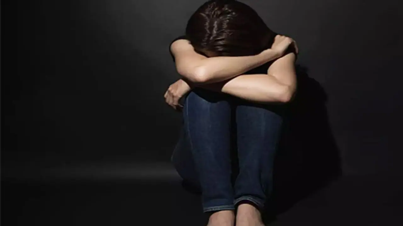 Women depression: பெண்களுக்கு மன அழுத்தம் எதனால் ஏற்படுகிறது? மகளிர் தின சிறப்பு தொகுப்பு.!