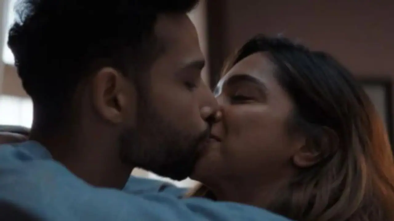 Gehraiyaan movie review : 'ഗെഹരായിയാ'മിന് സമ്മിശ്ര പ്രതികരണം, ദീപിക ഗംഭീരമെന്നും സാമൂഹ്യമാധ്യമങ്ങള്‍