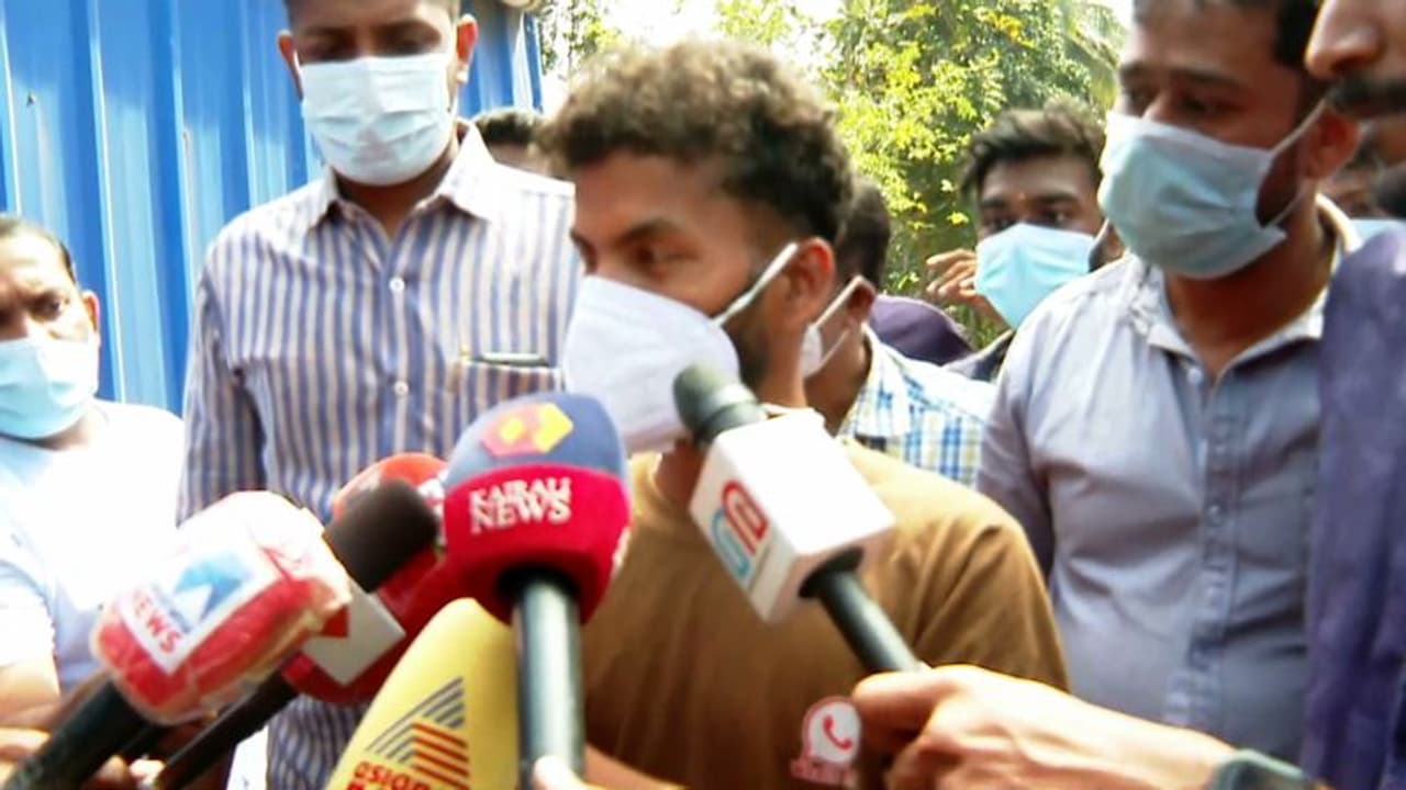 'വനത്തിൽ അതിക്രമിച്ചു കടന്നു'; ചെറാട് മലയിൽ കുടുങ്ങിയ ബാബുവിനെതിരെ കേസ് 'വനത്തിൽ അതിക്രമിച്ചു കടന്നു'; ചെറാട് മലയിൽ കുടുങ്ങിയ ബാബുവിനെതിരെ കേസ്