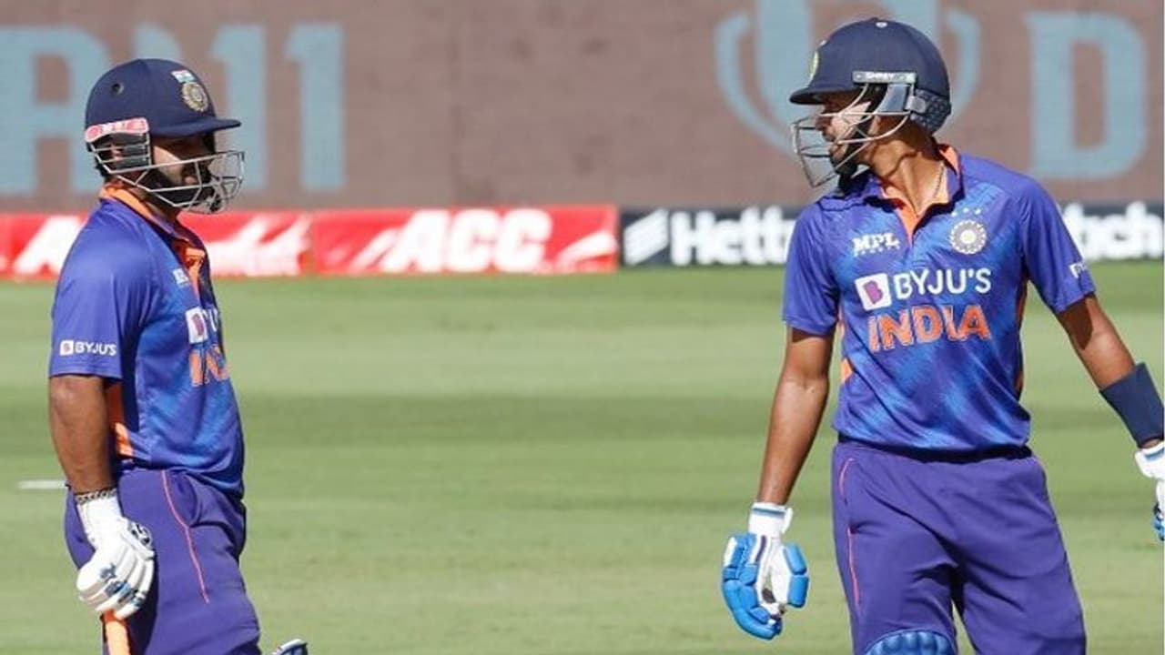 India vs West Indies: ஷ்ரேயாஸ் ஐயர் ரிஷப் பண்ட் பொறுப்பான அரைசதம்! சரிவிலிருந்து மீண்டு நல்லநிலையில் இந்தியா India vs West Indies: ஷ்ரேயாஸ் ஐயர் ரிஷப் பண்ட் பொறுப்பான அரைசதம்! சரிவிலிருந்து மீண்டு நல்லநிலையில் இந்தியா