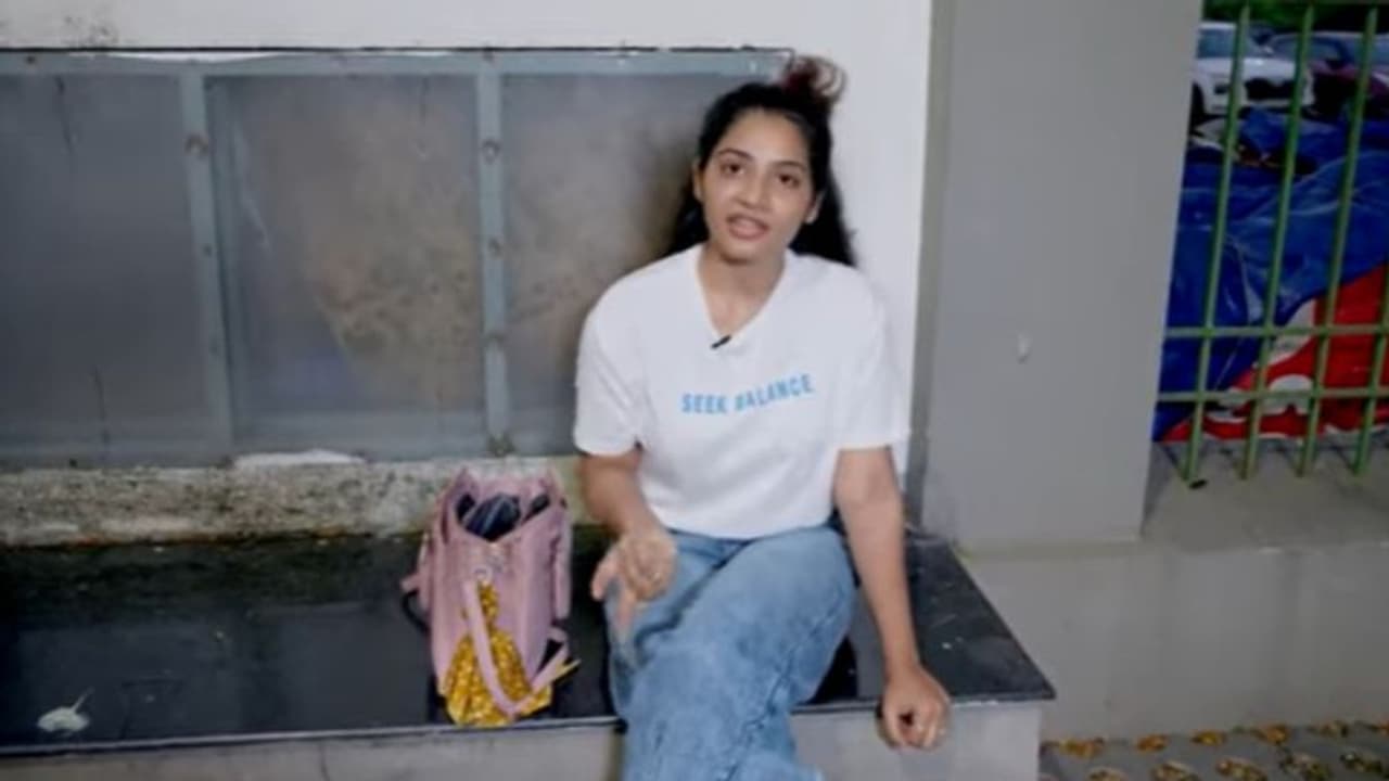 Anshitha Anji : 'ഞാനൊരു മനുഷ്യനാണ്'; മോശം കമന്റുകൾക്ക് മറുപടിയുമായി അൻഷിത