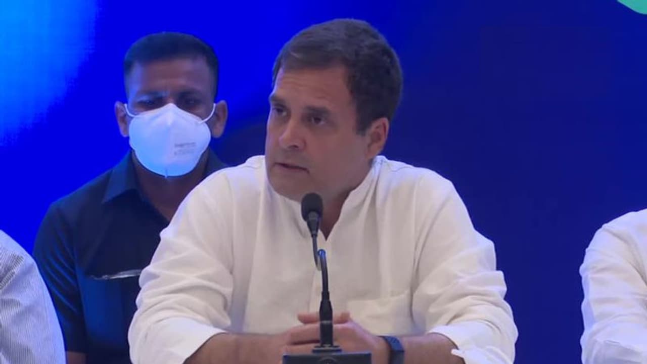 পিতৃপরিচয়ের পর আধুনিক জিন্না, রাহুলের সমালোচনায় সরব হেমন্ত বিশ্বশর্মা