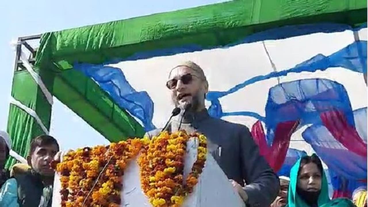 यूपी चुनाव: सहारनपुर में बोले ओवैसी वह लड़कियां पहले से हिजाब पहन रहीं आपके पेट में दर्द क्यों होता है यूपी चुनाव: सहारनपुर में बोले ओवैसी वह लड़कियां पहले से हिजाब पहन रहीं आपके पेट में दर्द क्यों होता है