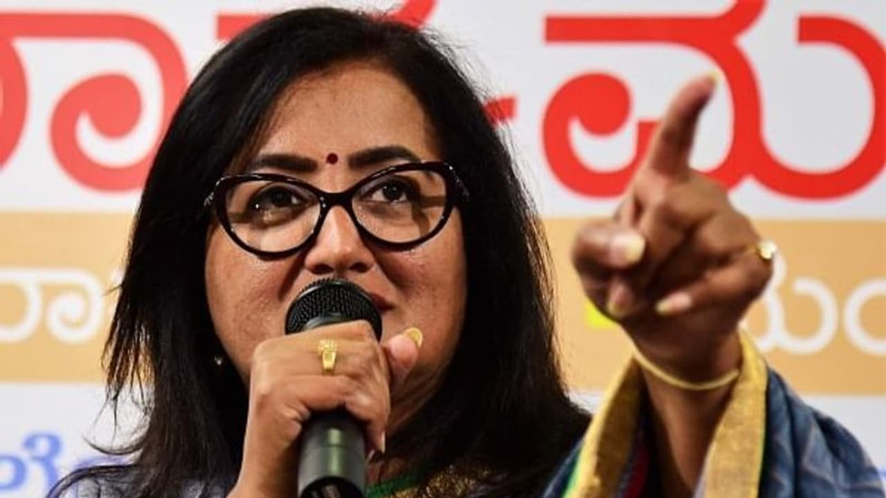 ನನಗೆ ಆದೇಶ ಮಾಡೋ ಅಧಿಕಾರ ಅಂಬರೀಶ್‌ಗಷ್ಟೇ: ಸಂಸದೆ ಸುಮಲತಾ