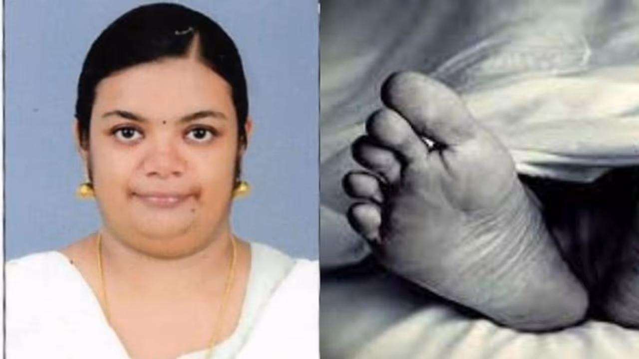 Accident Death : ആലപ്പുഴയില് കാർ സ്കൂട്ടറിലിടിച്ച് യുവതി മരിച്ചു; കാറോടിച്ചയാള് മദ്യലഹരിയില് Accident Death : ആലപ്പുഴയില് കാർ സ്കൂട്ടറിലിടിച്ച് യുവതി മരിച്ചു; കാറോടിച്ചയാള് മദ്യലഹരിയില്