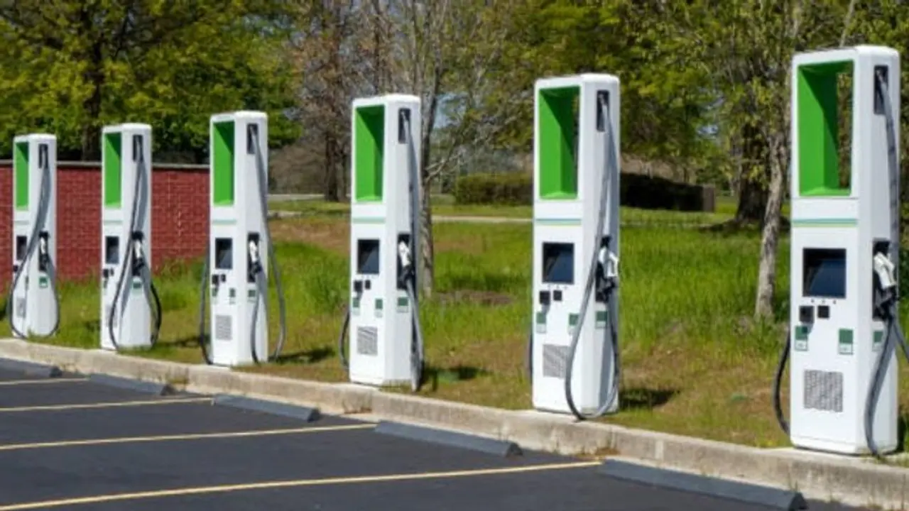 Electrify India ಭಾರತವನ್ನು ಎಲೆಕ್ಟ್ರಿಫೈ ಮಾಡಲು ಹೀರೋ ಮೋಟೋಕಾರ್ಪ್ ಹಾಗೂ ಭಾರತ್ ಪೆಟ್ರೋಲಿಯಂ ಒಪ್ಪಂದ! Electrify India ಭಾರತವನ್ನು ಎಲೆಕ್ಟ್ರಿಫೈ ಮಾಡಲು ಹೀರೋ ಮೋಟೋಕಾರ್ಪ್ ಹಾಗೂ ಭಾರತ್ ಪೆಟ್ರೋಲಿಯಂ ಒಪ್ಪಂದ!