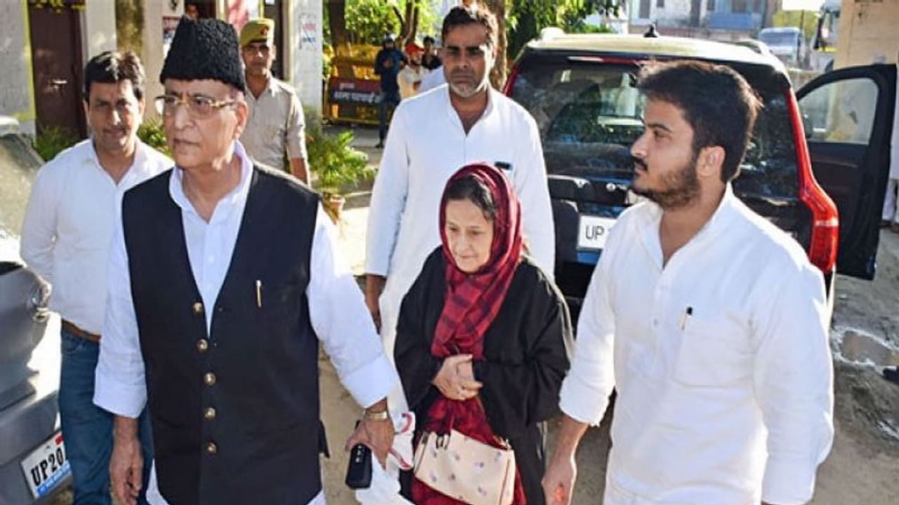 Special Story: जेल में बंद आजम यूपी चुनाव में यूं पहुंच रहे रामपुर के लोगों तक, पत्नी और बेटा संभाले है प्रचार