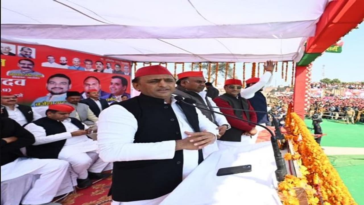 अखिलेश यादव बोले पहले चरण के यूपी चुनाव के बाद गर्मी निकालने वाले पड़े ठंडे, बड़े नेता बोलते हैं बड़ा झूठ अखिलेश यादव बोले पहले चरण के यूपी चुनाव के बाद गर्मी निकालने वाले पड़े ठंडे, बड़े नेता बोलते हैं बड़ा झूठ