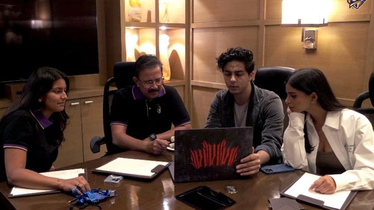 IPL Auction 2022 : ഐപിഎല് താരലേലത്തിലെ 'ക്രാഷ് കോഴ്സ്'; കെകെആര് സിഇഒയ്ക്കൊപ്പം ആര്യനും സുഹാനയും IPL Auction 2022 : ഐപിഎല് താരലേലത്തിലെ 'ക്രാഷ് കോഴ്സ്'; കെകെആര് സിഇഒയ്ക്കൊപ്പം ആര്യനും സുഹാനയും