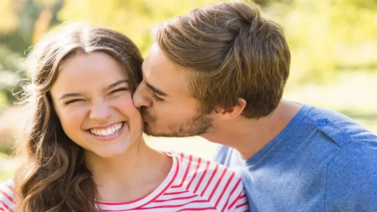 Happy Kiss Day: इस कारण रिश्ते में आ सकती है खटास, किस करने से पहले जान लें ये जरूरी चीजें