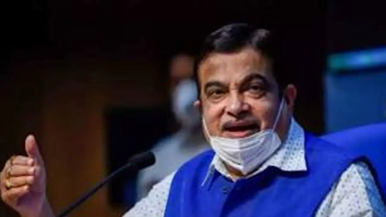 டிரைவ் பண்ணும் போது போன் இனி பேசிக்கலாம்..அபராதம் விதிக்கப்படாது..அமைச்சர் நிதின் கட்கரி டிரைவ் பண்ணும் போது போன் இனி பேசிக்கலாம்..அபராதம் விதிக்கப்படாது..அமைச்சர் நிதின் கட்கரி