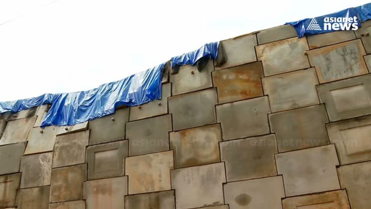 പുന്നക്കുളളത്ത് ദേശീയ പാതയുടെ വശങ്ങളിലെ ഭിത്തി ഇടിഞ്ഞു; കോൺക്രീറ്റ് സ്ലാബ് ദേഹത്ത് വീഴുമെന്ന പേടിയിൽ നാട്ടുകാർ പുന്നക്കുളളത്ത് ദേശീയ പാതയുടെ വശങ്ങളിലെ ഭിത്തി ഇടിഞ്ഞു; കോൺക്രീറ്റ് സ്ലാബ് ദേഹത്ത് വീഴുമെന്ന പേടിയിൽ നാട്ടുകാർ