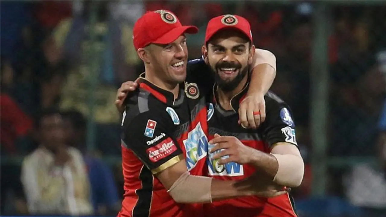 'പറഞ്ഞുകൊടുക്കേണ്ടതില്ല, അവന്റെ തനിരൂപം വൈകാതെ കാണാം'; വിരാട് കോലിയെ പിന്തുണച്ച് ഉറ്റസുഹൃത്ത് ഡിവില്ലിയേഴ്സ് 'പറഞ്ഞുകൊടുക്കേണ്ടതില്ല, അവന്റെ തനിരൂപം വൈകാതെ കാണാം'; വിരാട് കോലിയെ പിന്തുണച്ച് ഉറ്റസുഹൃത്ത് ഡിവില്ലിയേഴ്സ്