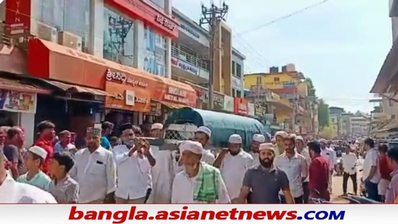 হিজাব বিতর্কের মাঝেই ভাইরাল এই ভিডিও ভারতের আসল ছবি বলছে নেট দুনিয়া, দেখুন হিজাব বিতর্কের মাঝেই ভাইরাল এই ভিডিও ভারতের আসল ছবি বলছে নেট দুনিয়া, দেখুন