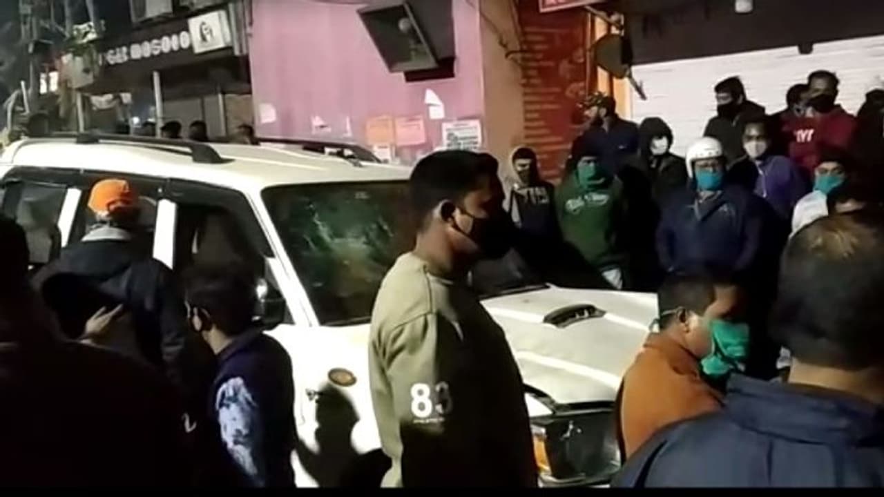 ভাং খেয়ে নেশাগ্রস্ত গাড়ির চালক, বেহালায় পিষে দিল পথচারীকে