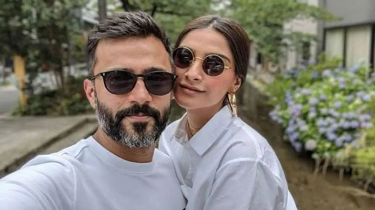 Sonam Kapoor के पति Anand Ahuja ने किया फर्जीवाड़ा, इंटरनेशनल शिपिंग कंपनी ने लगाया टैक्स चोरी का आरोप Sonam Kapoor के पति Anand Ahuja ने किया फर्जीवाड़ा, इंटरनेशनल शिपिंग कंपनी ने लगाया टैक्स चोरी का आरोप